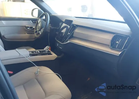 2026 Volvo Xc90 Core, B5 Awd Gas (Mild Hybrid), Gasoline, Bright, 7 Seats z USA, uszkodzony, nr VIN YV4M12PJ5T1435438